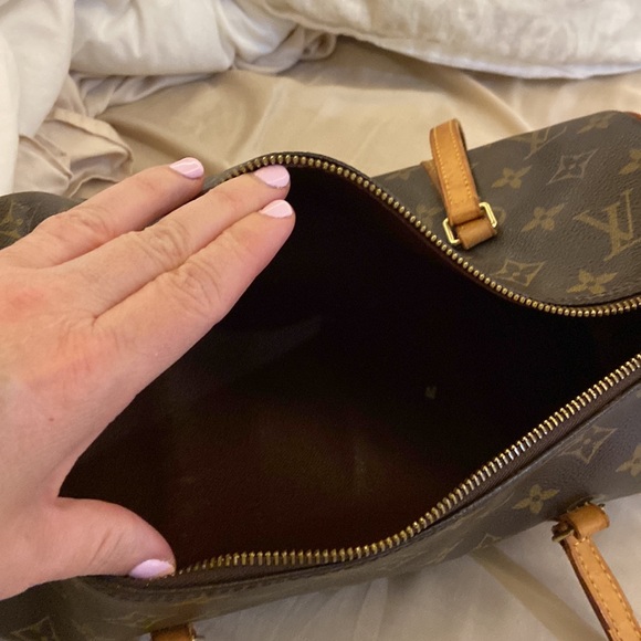 Authentic LOUIS VUITTON
Monogram Papillon - Picture 8 of 11